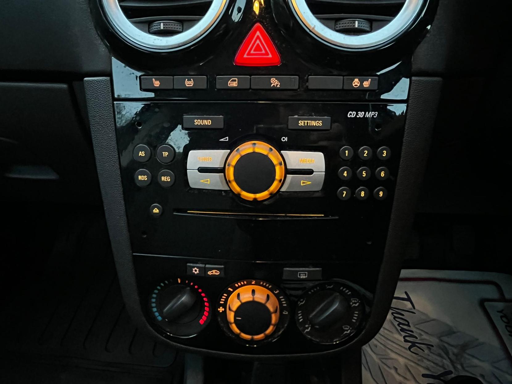 Vauxhall Corsa 1.4 16V SE Hatchback 5dr Petrol Manual Wide Ratio Euro 5 (100 ps)