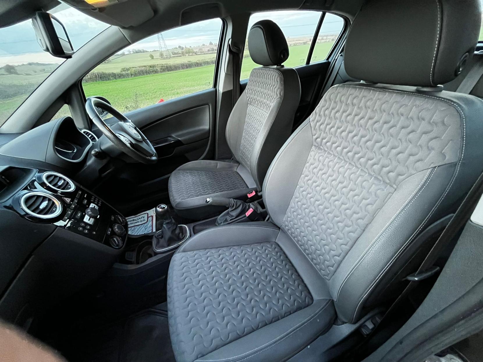 Vauxhall Corsa 1.4 16V SE Hatchback 5dr Petrol Manual Wide Ratio Euro 5 (100 ps)