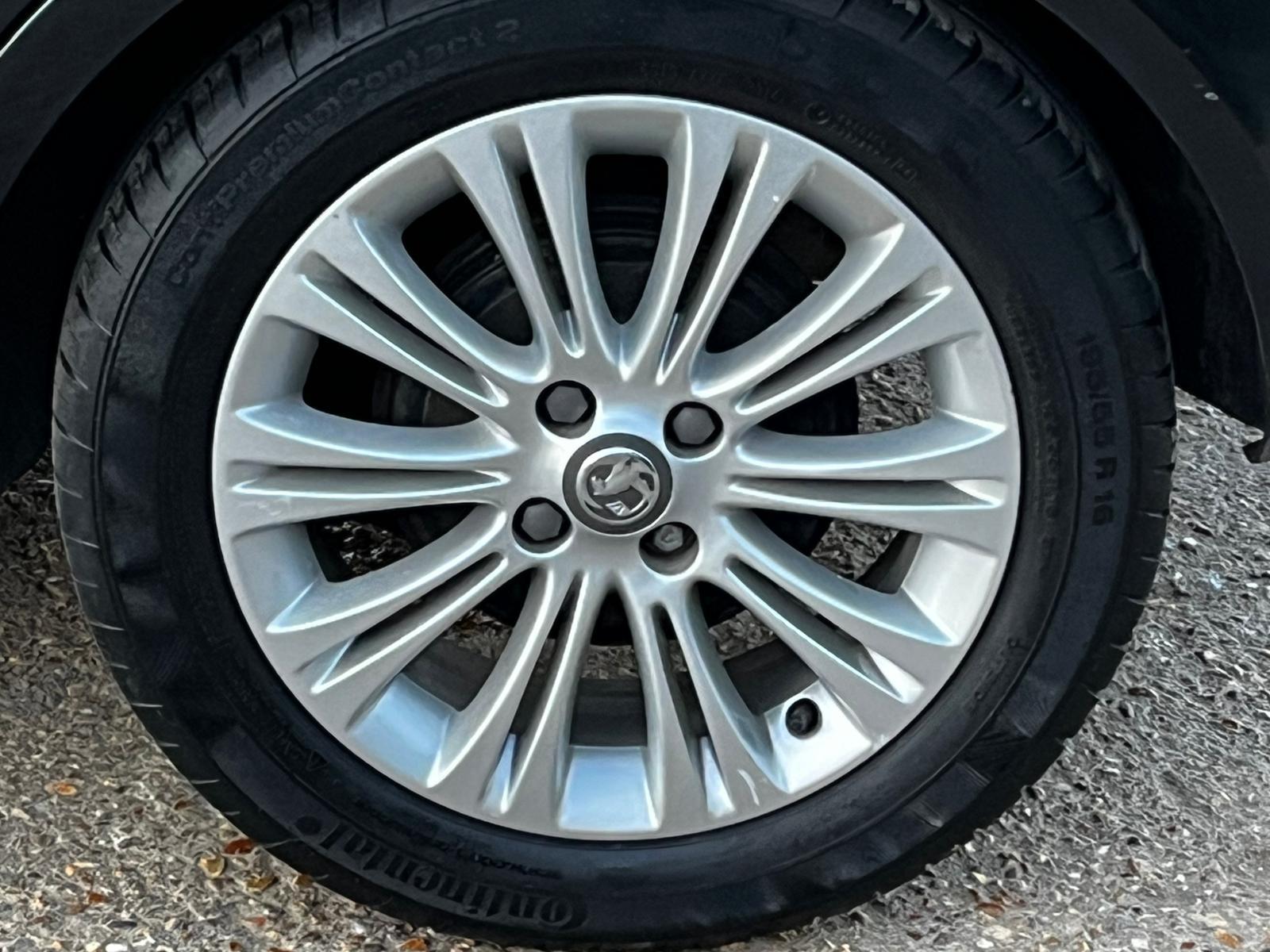 Vauxhall Corsa 1.4 16V SE Hatchback 5dr Petrol Manual Wide Ratio Euro 5 (100 ps)