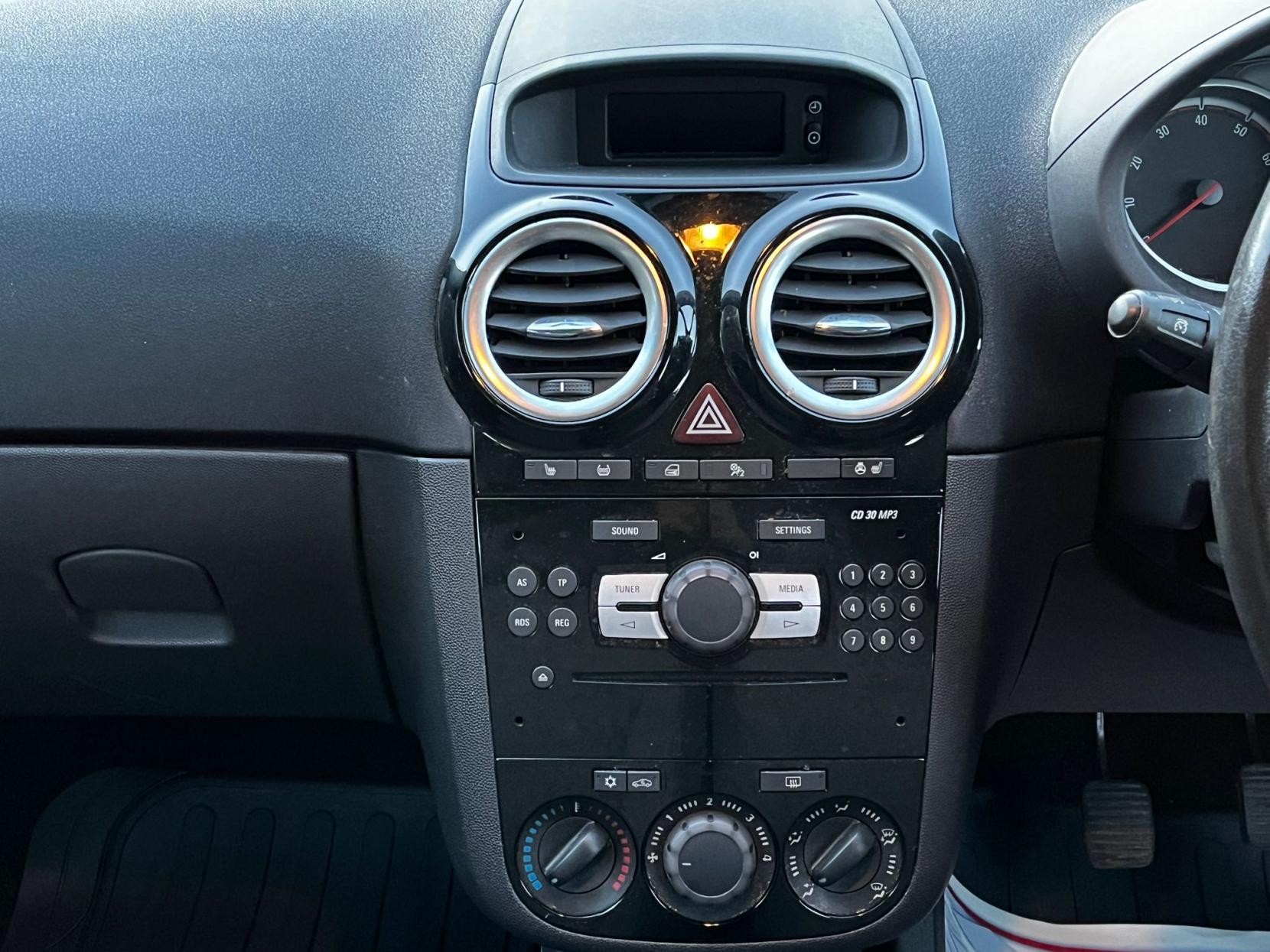 Vauxhall Corsa 1.4 16V SE Hatchback 5dr Petrol Manual Wide Ratio Euro 5 (100 ps)