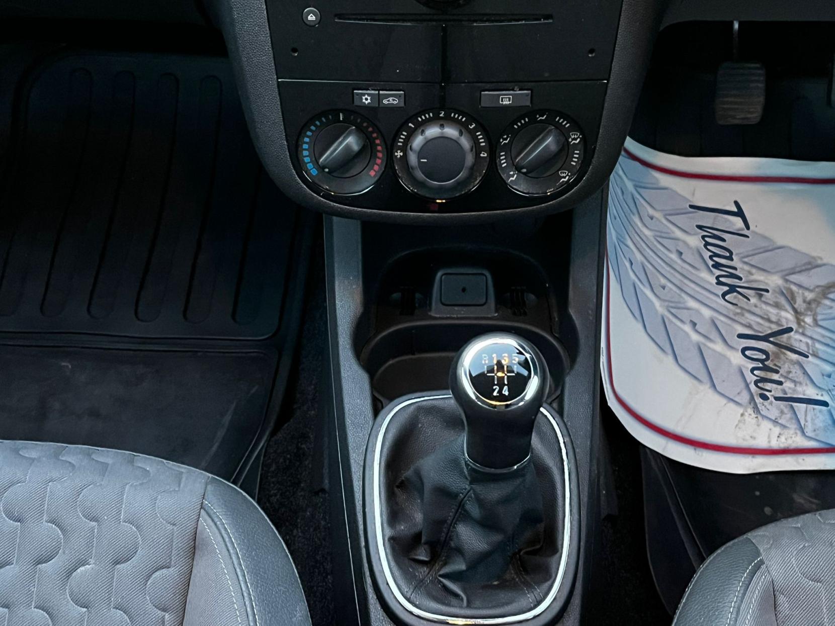 Vauxhall Corsa 1.4 16V SE Hatchback 5dr Petrol Manual Wide Ratio Euro 5 (100 ps)