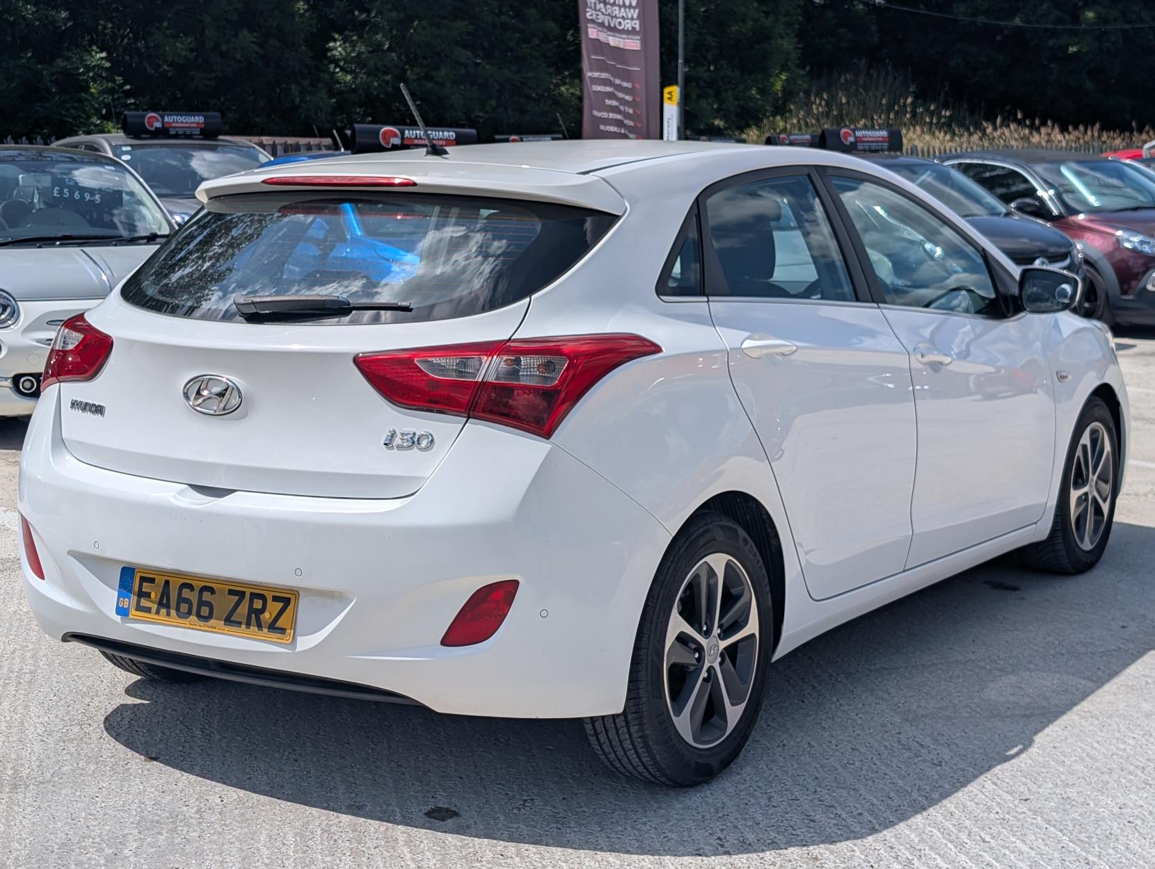 Hyundai i30 1.6 SE Hatchback 5dr Petrol Auto Euro 6 (120 ps)