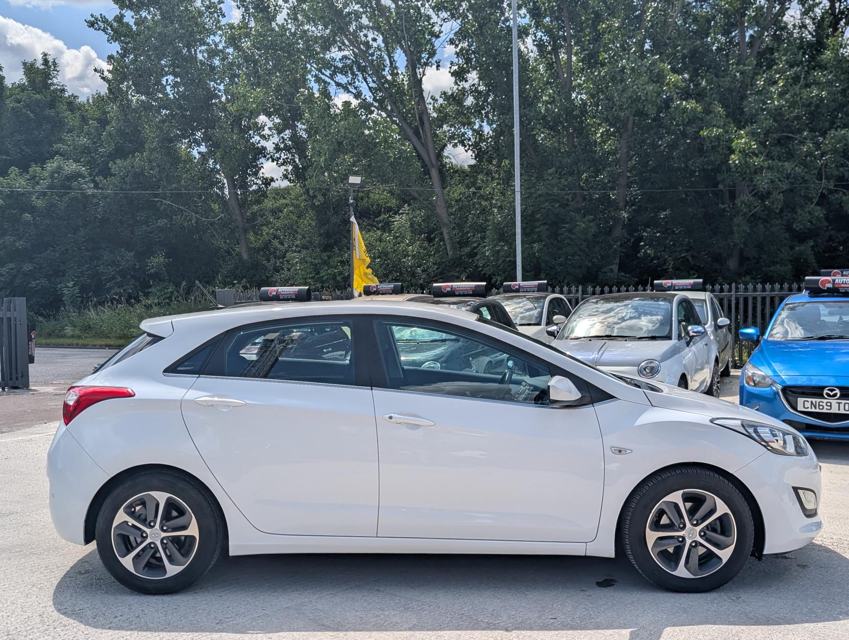 Hyundai i30 1.6 SE Hatchback 5dr Petrol Auto Euro 6 (120 ps)