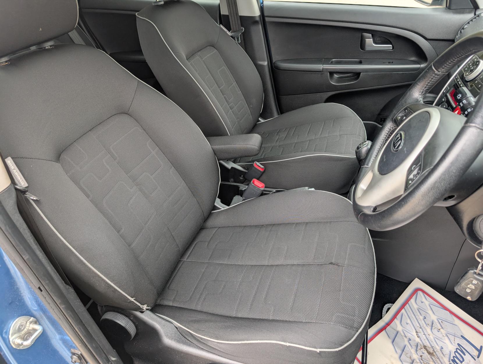 Kia Venga 1.4 3 MPV 5dr Petrol Manual Euro 5 (89 bhp)