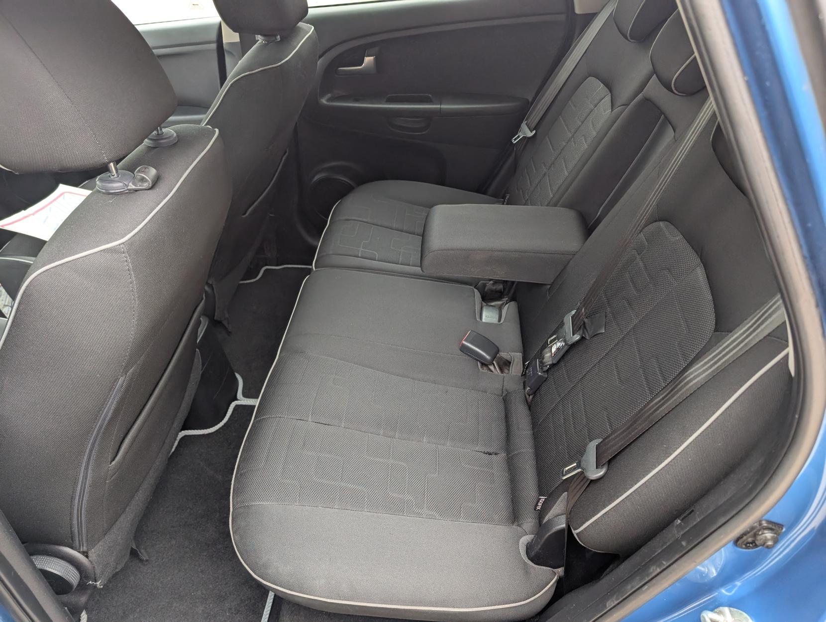 Kia Venga 1.4 3 MPV 5dr Petrol Manual Euro 5 (89 bhp)