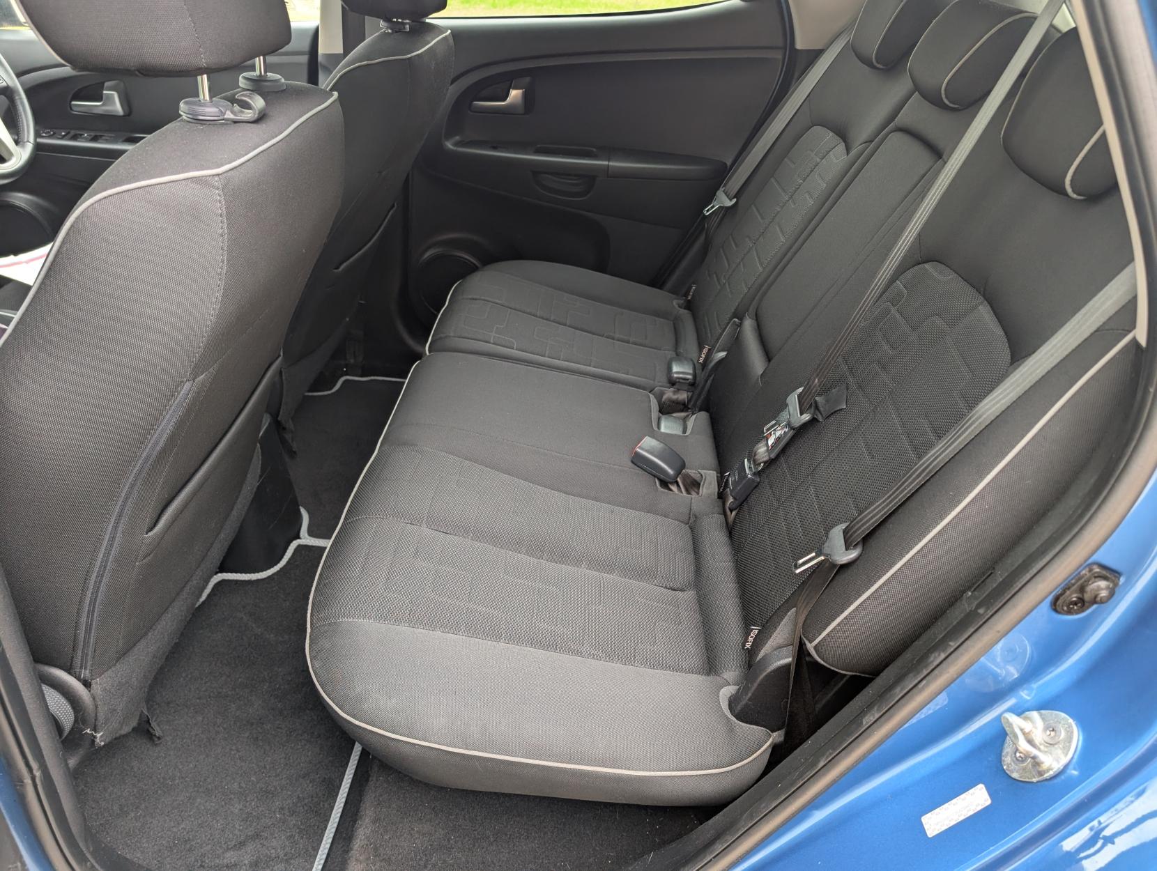Kia Venga 1.4 3 MPV 5dr Petrol Manual Euro 5 (89 bhp)