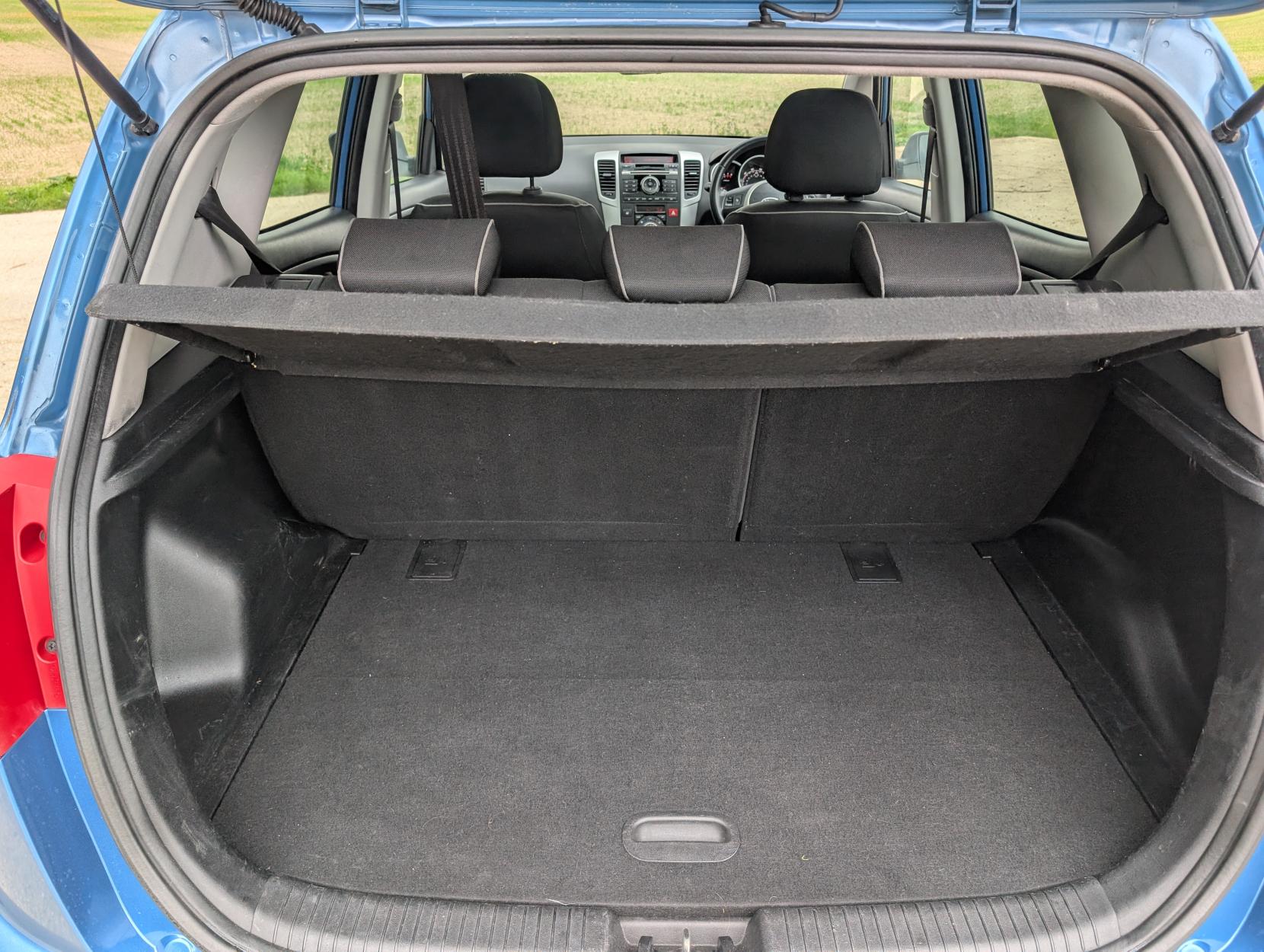 Kia Venga 1.4 3 MPV 5dr Petrol Manual Euro 5 (89 bhp)