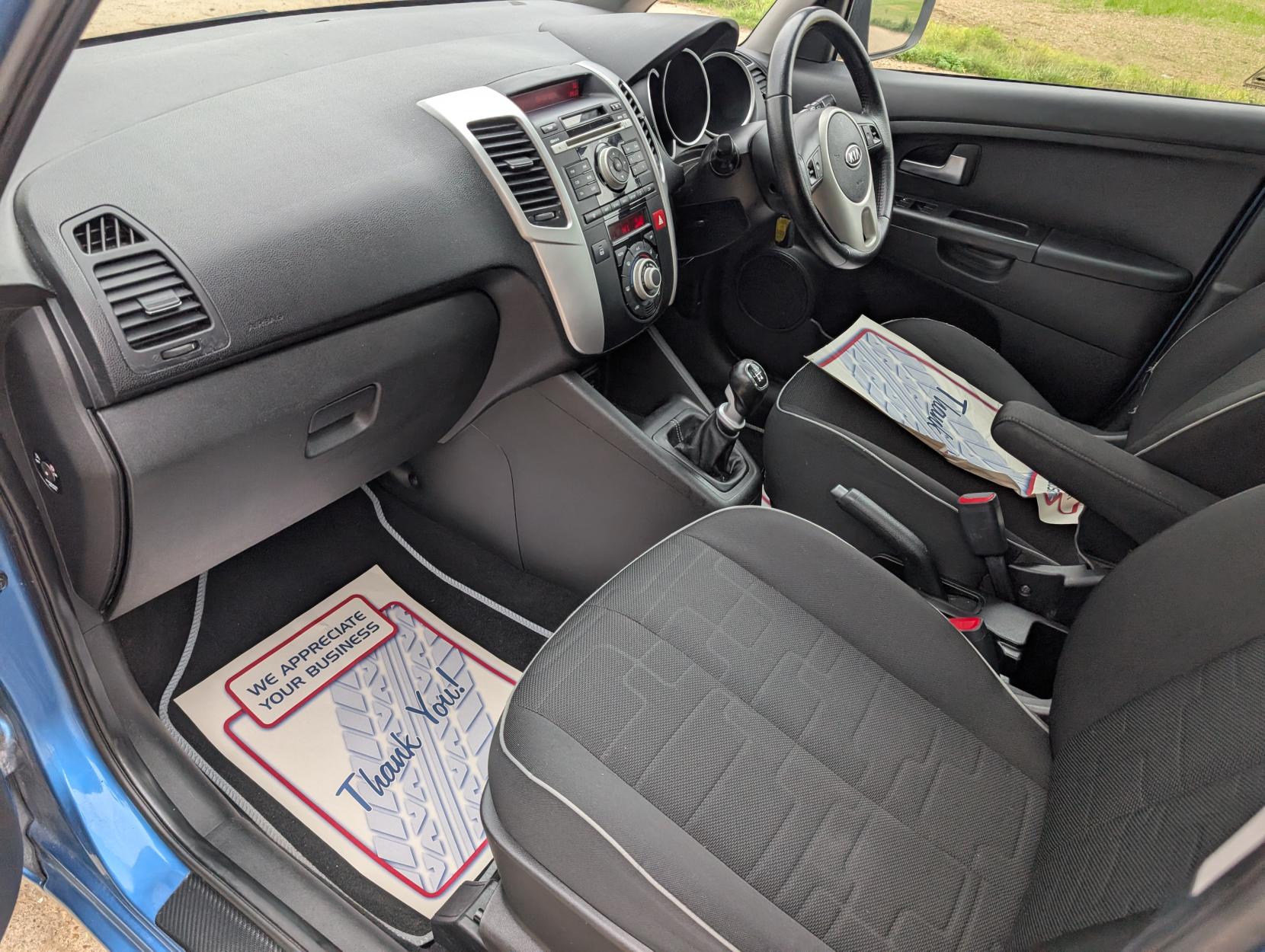 Kia Venga 1.4 3 MPV 5dr Petrol Manual Euro 5 (89 bhp)