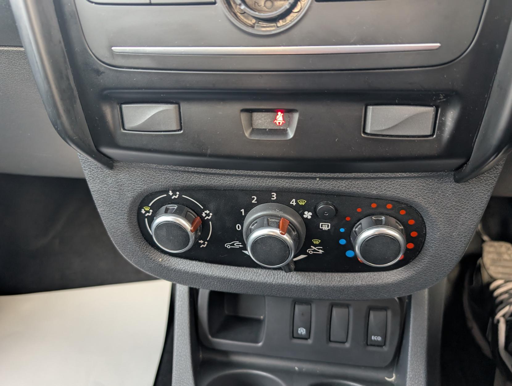 Dacia Duster 1.6 SCe Ambiance SUV 5dr Petrol Manual Euro 6 (s/s) (115 ps)