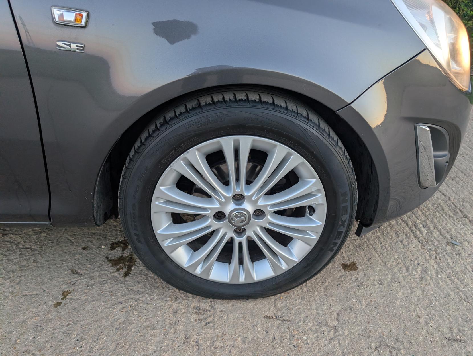 Vauxhall Corsa 1.4 16V SE Hatchback 5dr Petrol Manual Wide Ratio Euro 5 (100 ps)