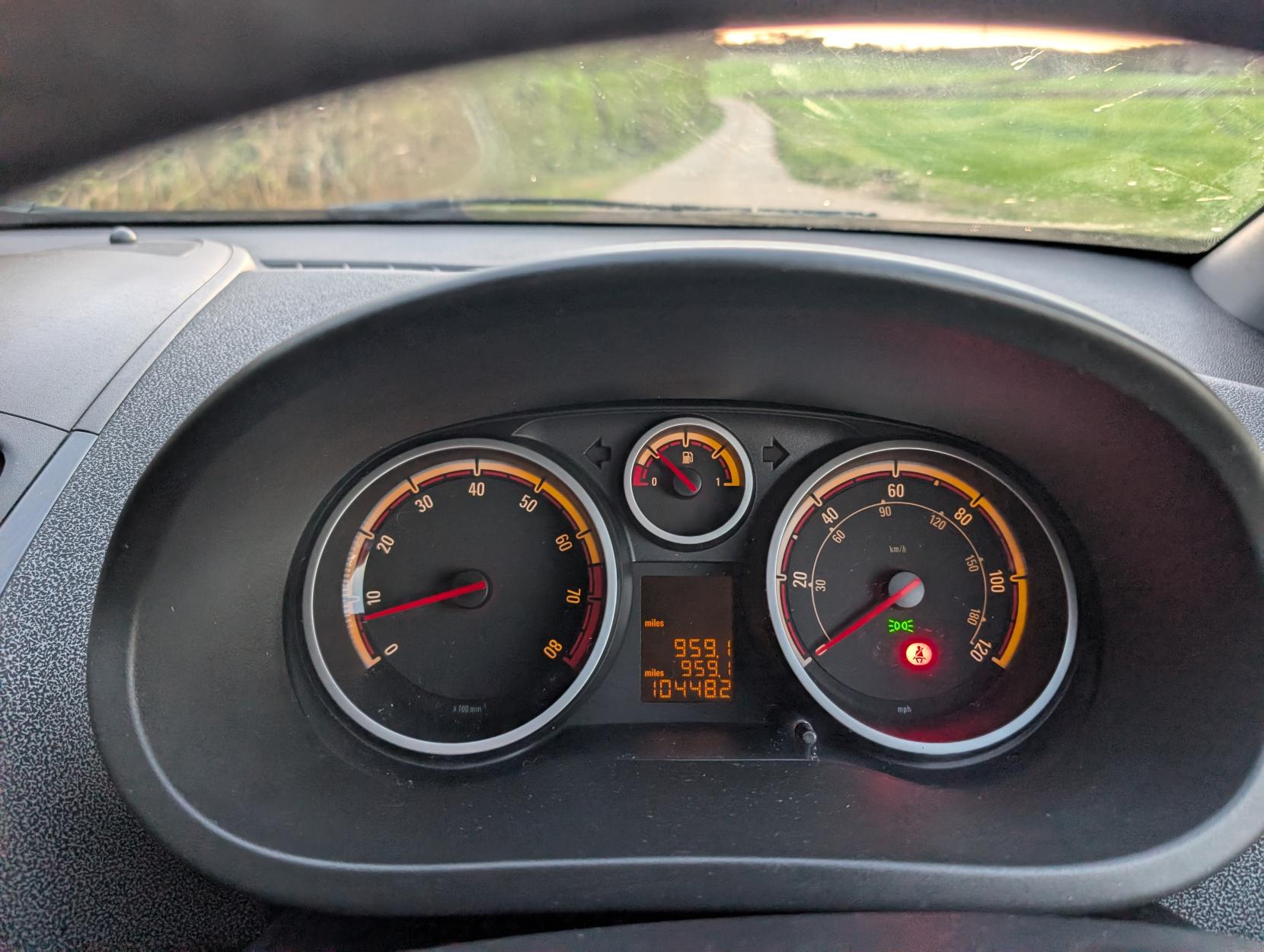 Vauxhall Corsa 1.4 16V SE Hatchback 5dr Petrol Manual Wide Ratio Euro 5 (100 ps)