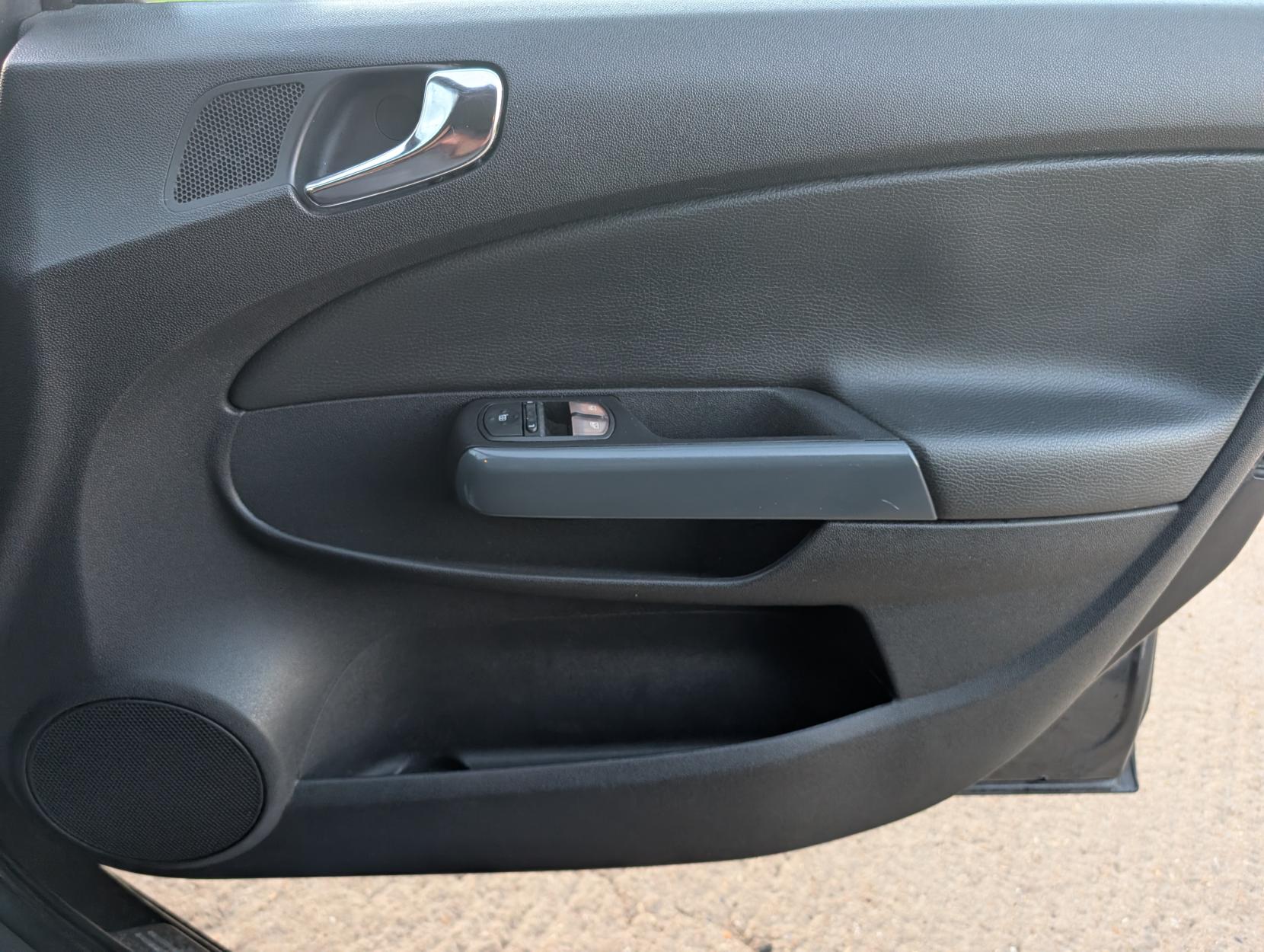 Vauxhall Corsa 1.4 16V SE Hatchback 5dr Petrol Manual Wide Ratio Euro 5 (100 ps)