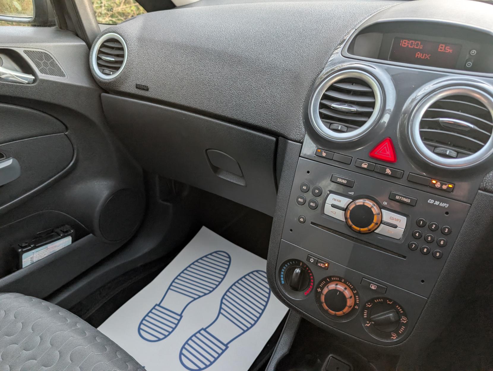 Vauxhall Corsa 1.4 16V SE Hatchback 5dr Petrol Manual Wide Ratio Euro 5 (100 ps)