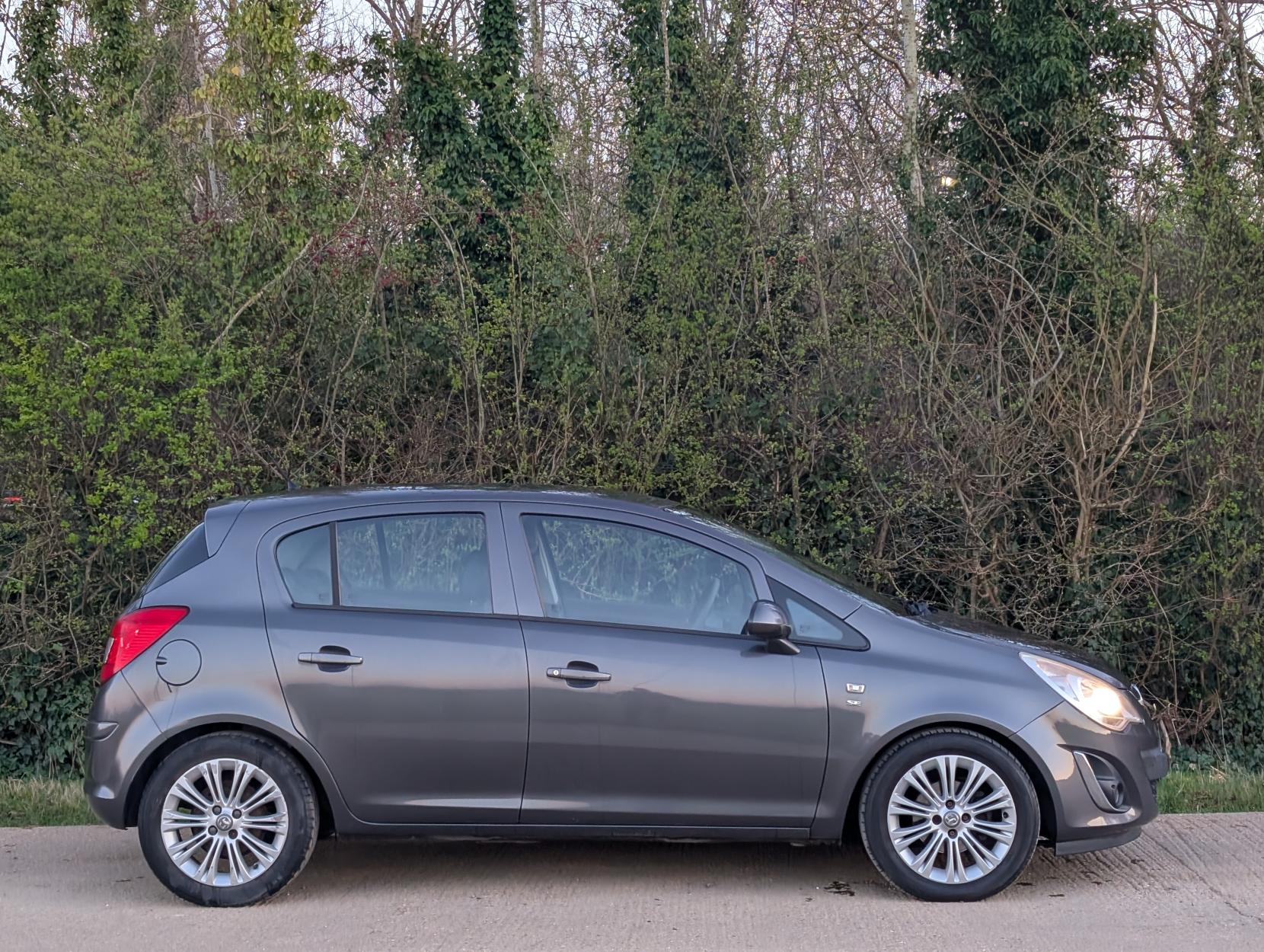 Vauxhall Corsa 1.4 16V SE Hatchback 5dr Petrol Manual Wide Ratio Euro 5 (100 ps)