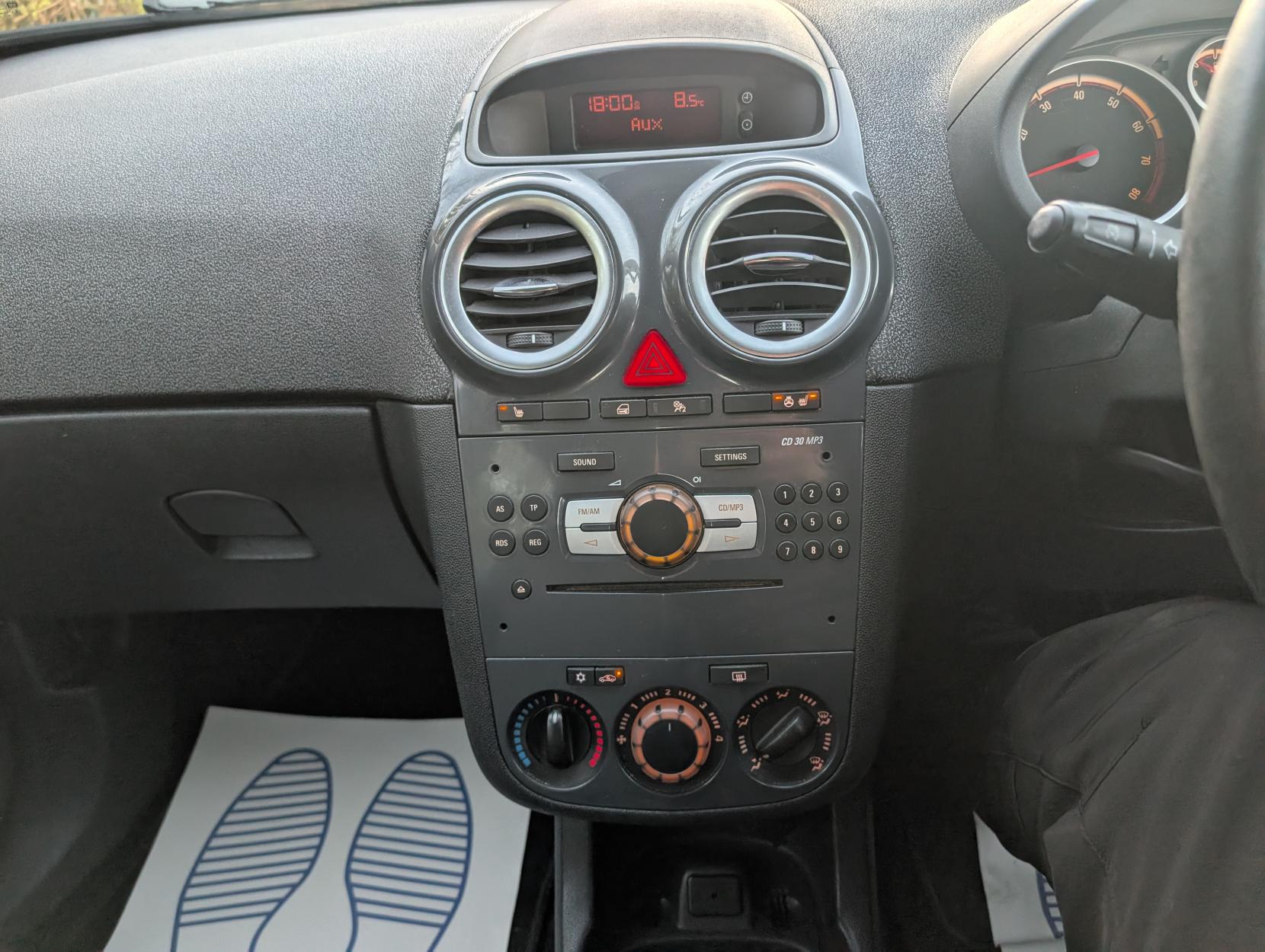 Vauxhall Corsa 1.4 16V SE Hatchback 5dr Petrol Manual Wide Ratio Euro 5 (100 ps)