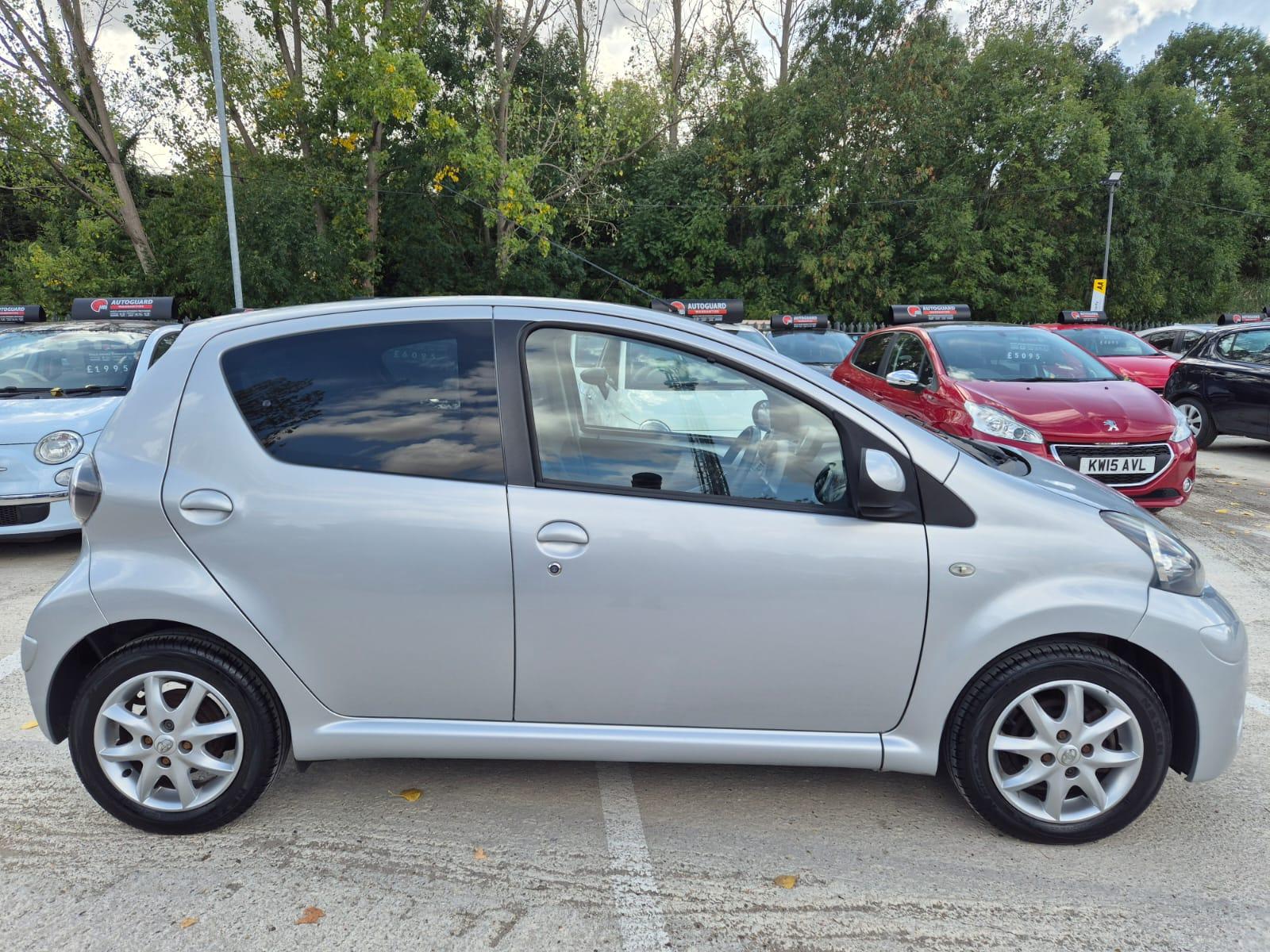 Toyota AYGO 1.0 VVT-i Mode Hatchback 5dr Petrol Manual Euro 5 (68 ps)