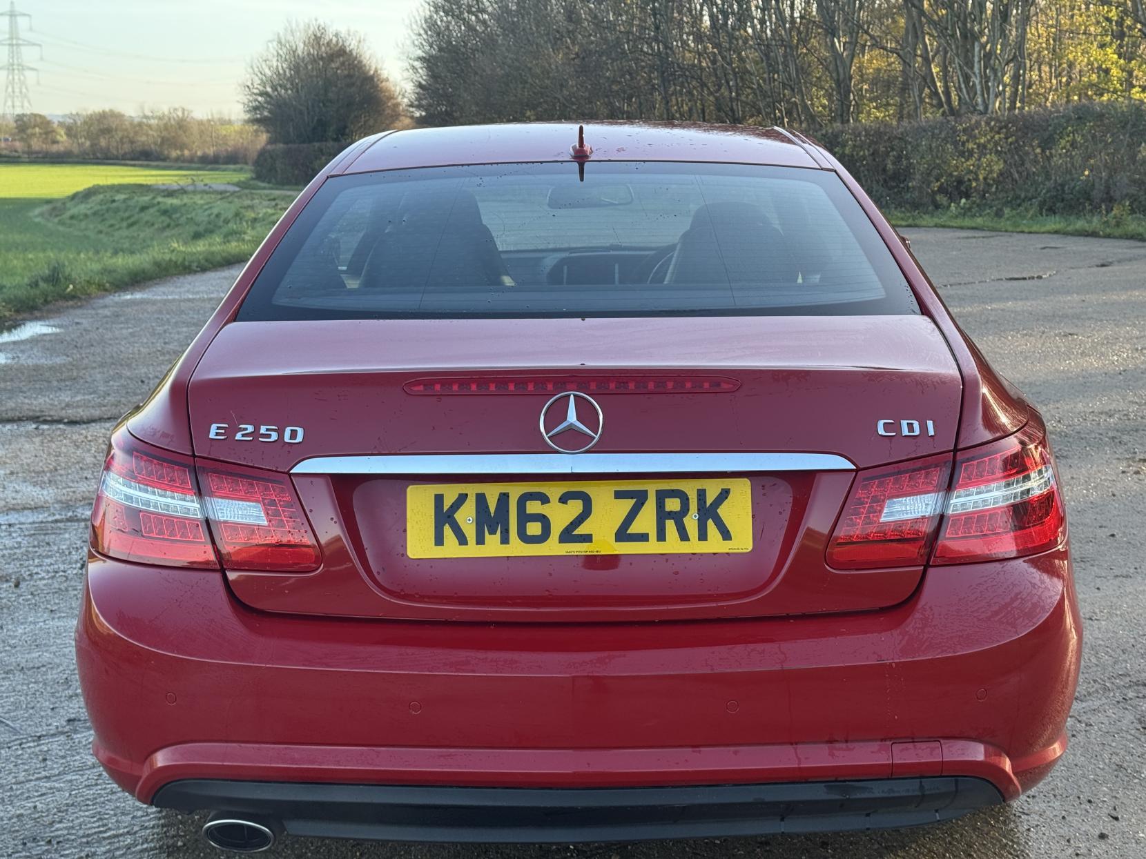 Mercedes-Benz E Class 2.1 E250 CDI BlueEfficiency Sport Coupe 2dr Diesel G-Tronic+ Euro 5 (s/s) (204 ps)