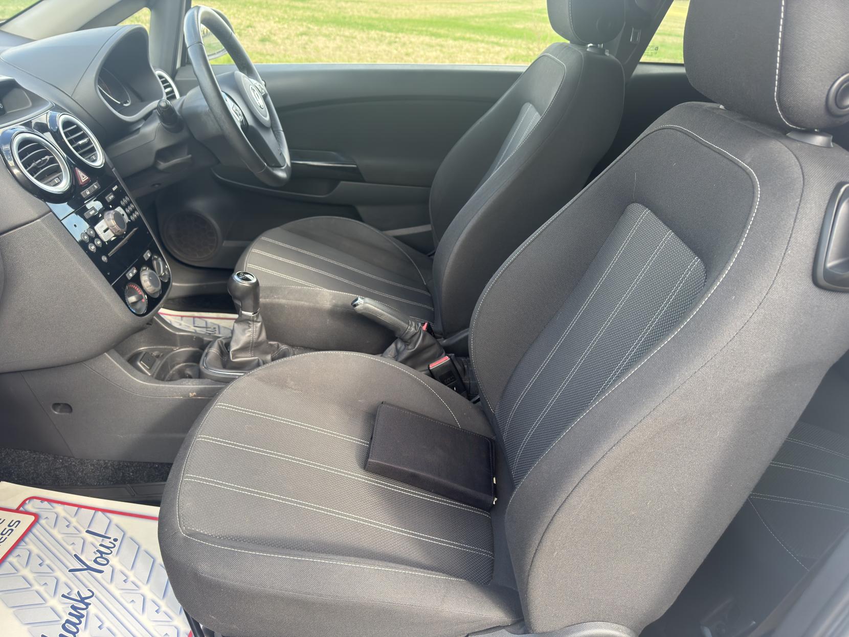 Vauxhall Corsa 1.2 16V Limited Edition Hatchback 3dr Petrol Manual Euro 5 (85 ps)