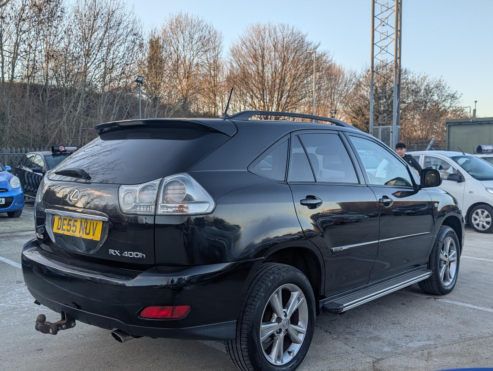 Lexus RX 3.3 400h SE SUV 5dr Petrol Hybrid CVT (192 g/km, 208 bhp)