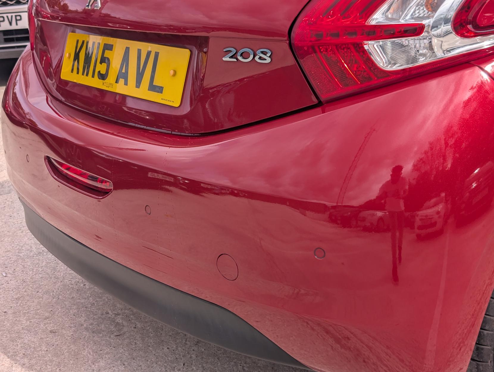 Peugeot 208 1.2 VTi PureTech Style Hatchback 5dr Petrol Manual Euro 6 (82 ps)