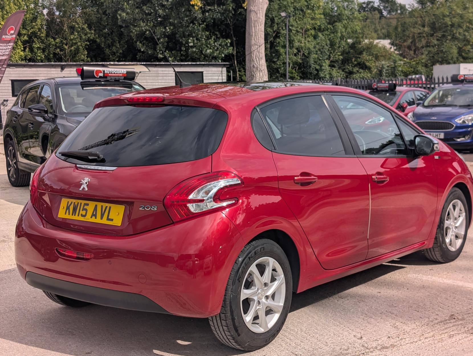 Peugeot 208 1.2 VTi PureTech Style Hatchback 5dr Petrol Manual Euro 6 (82 ps)