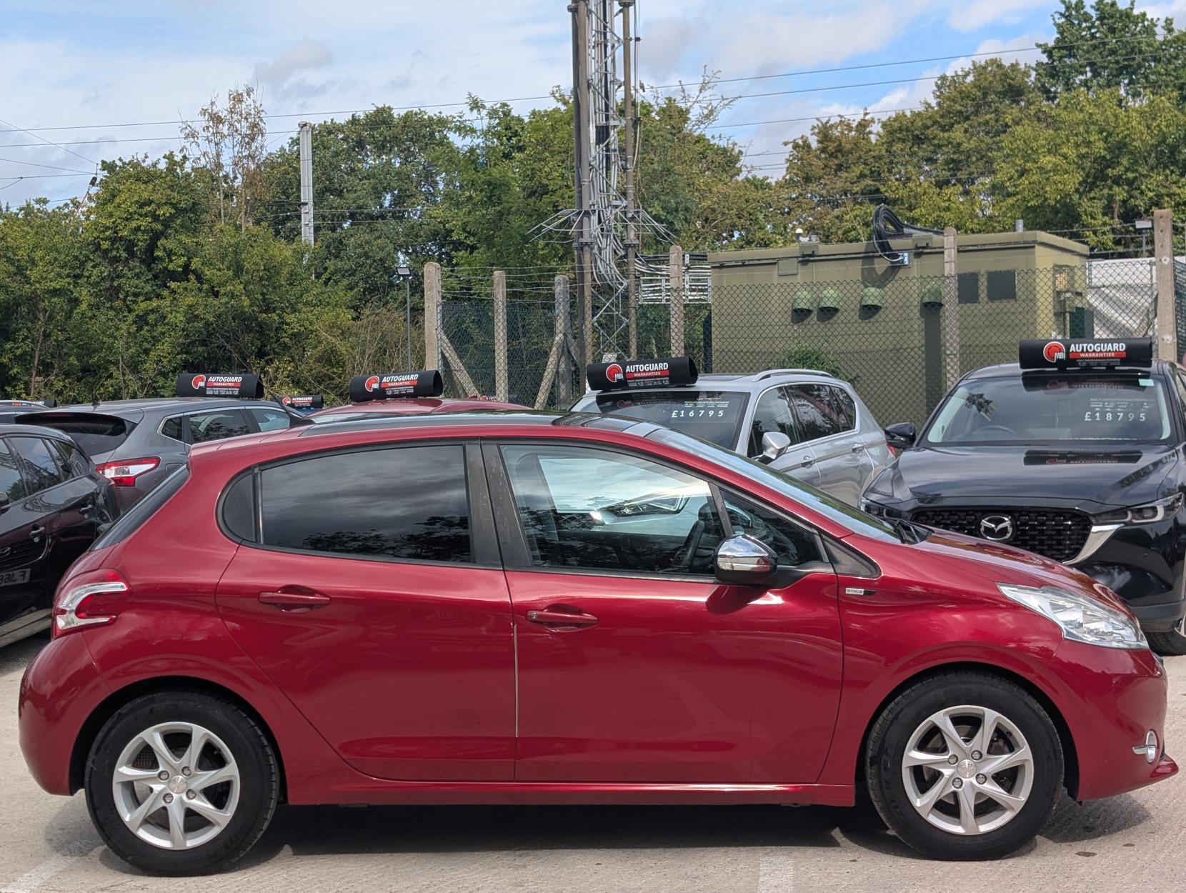 Peugeot 208 1.2 VTi PureTech Style Hatchback 5dr Petrol Manual Euro 6 (82 ps)