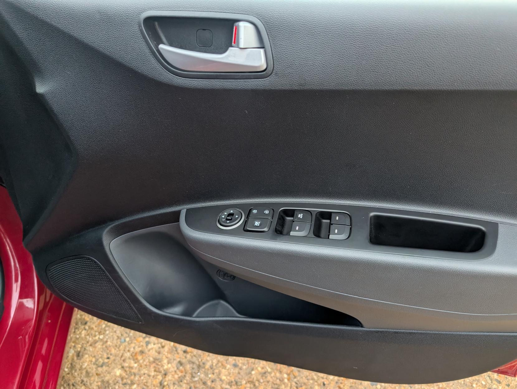 Hyundai i10 1.2 Premium Hatchback 5dr Petrol Manual Euro 6 (87 ps)