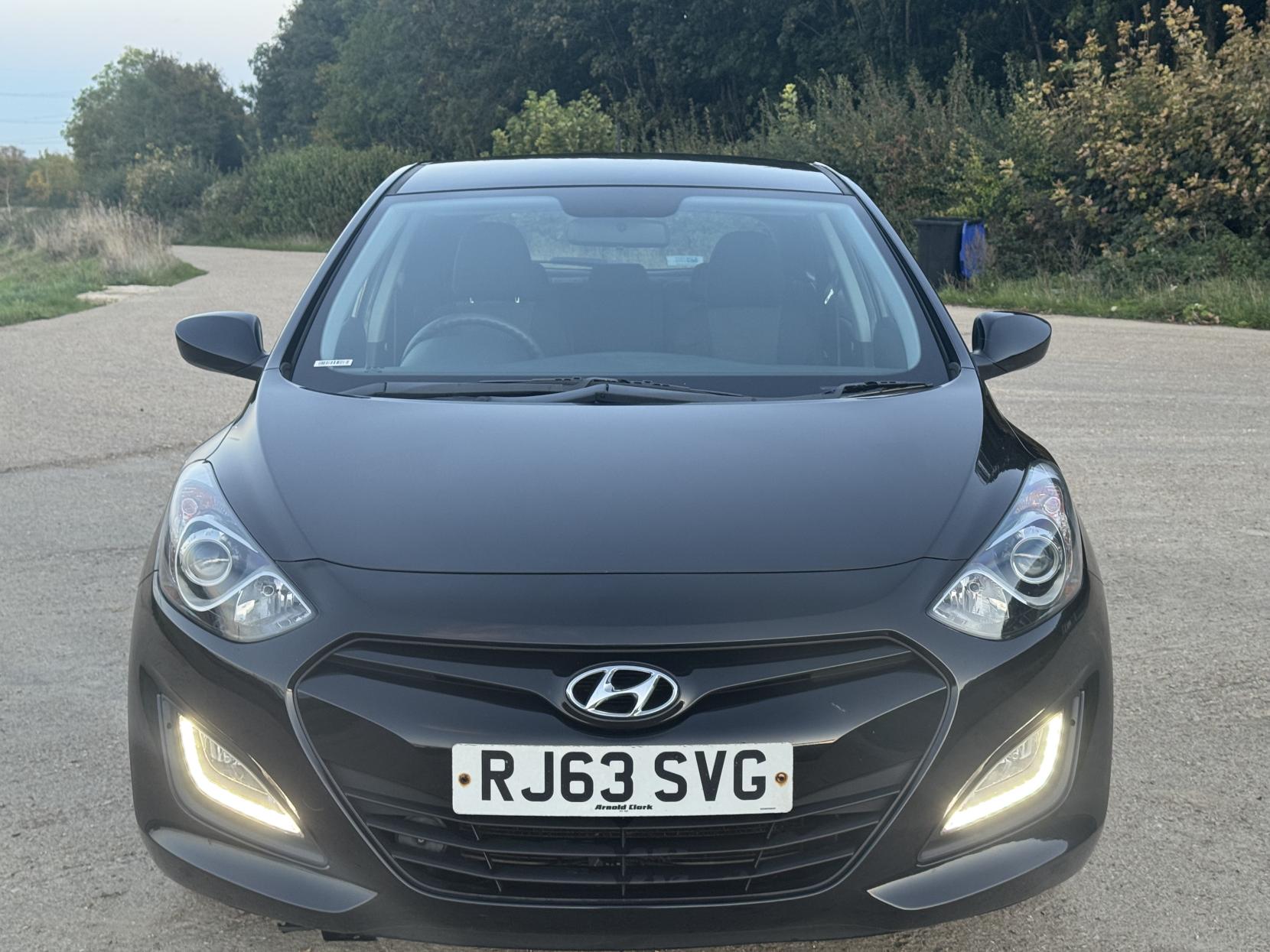 Hyundai i30 1.4 Classic Hatchback 5dr Petrol Manual Euro 5 (100 ps)