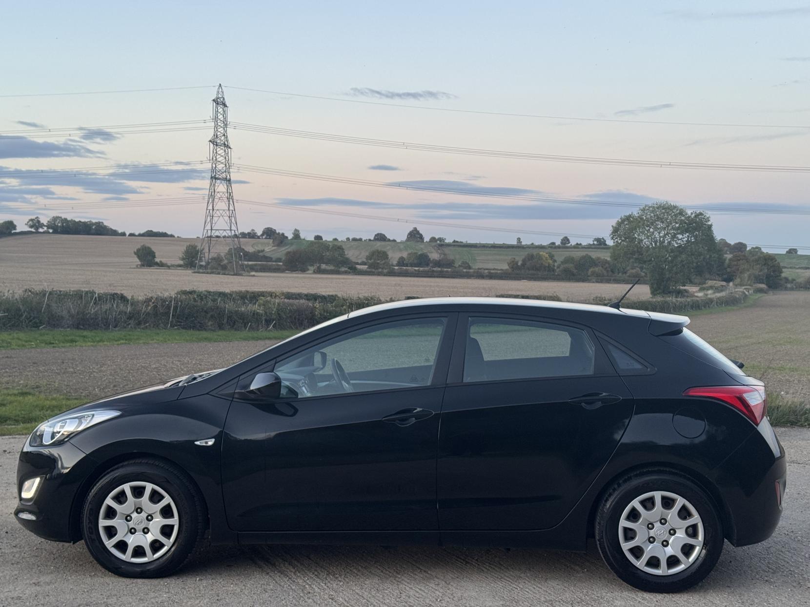 Hyundai i30 1.4 Classic Hatchback 5dr Petrol Manual Euro 5 (100 ps)