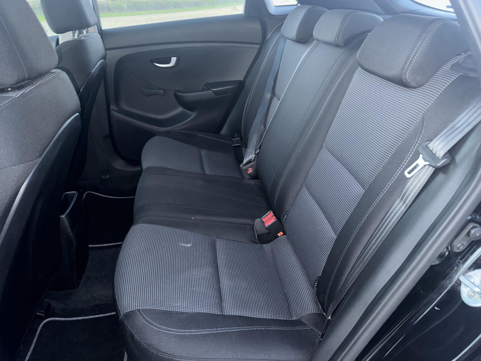 Hyundai i30 1.4 Classic Hatchback 5dr Petrol Manual Euro 5 (100 ps)