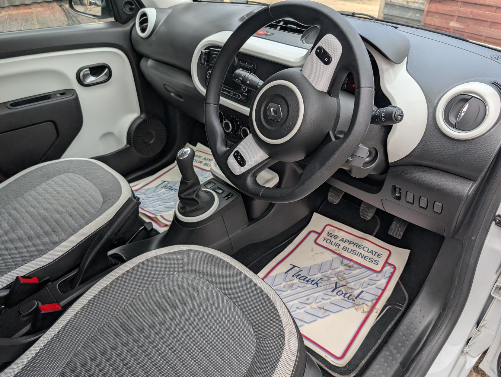 Renault Twingo 1.0 SCe Play Hatchback 5dr Petrol Manual Euro 6 (70 ps)