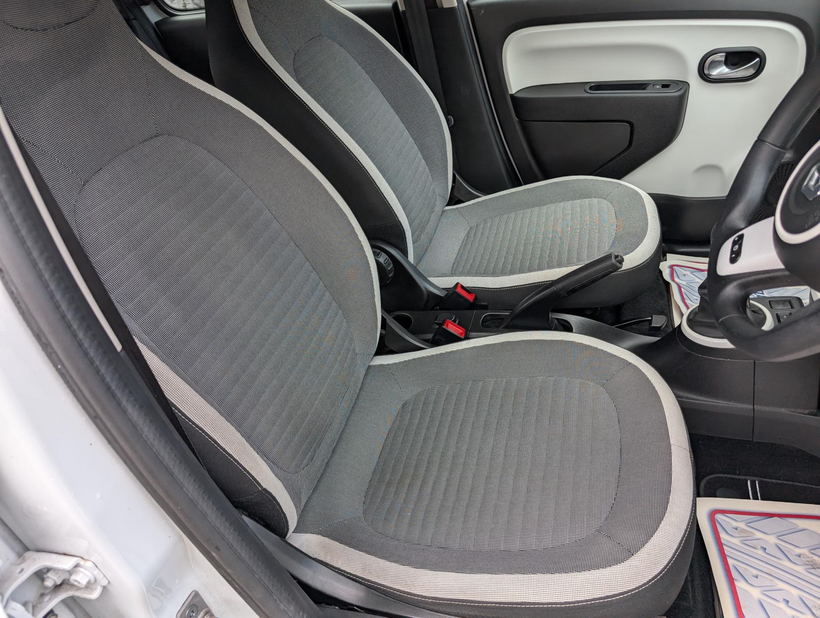 Renault Twingo 1.0 SCe Play Hatchback 5dr Petrol Manual Euro 6 (70 ps)
