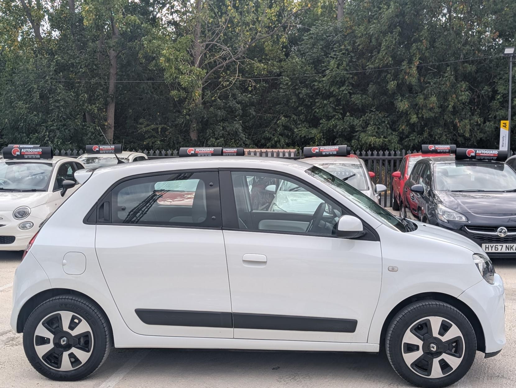 Renault Twingo 1.0 SCe Play Hatchback 5dr Petrol Manual Euro 6 (70 ps)
