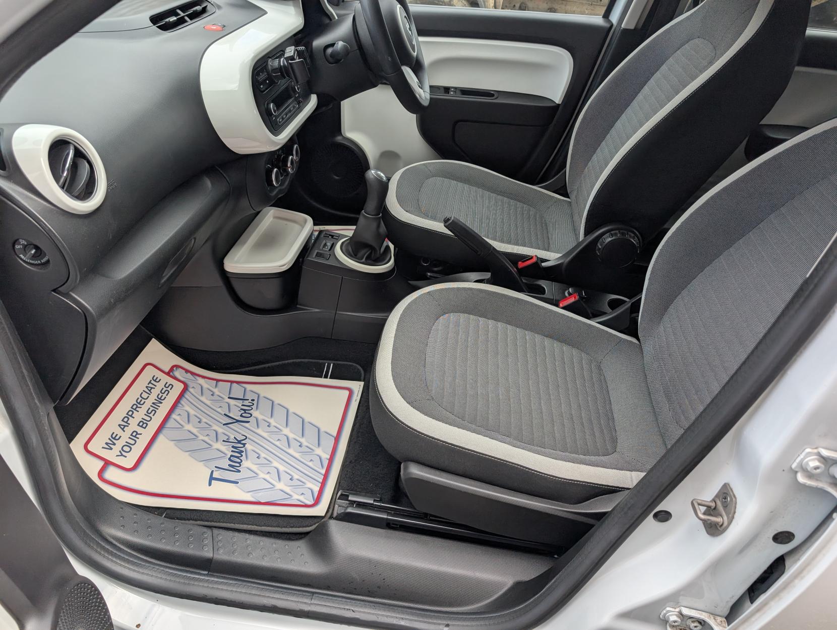 Renault Twingo 1.0 SCe Play Hatchback 5dr Petrol Manual Euro 6 (70 ps)