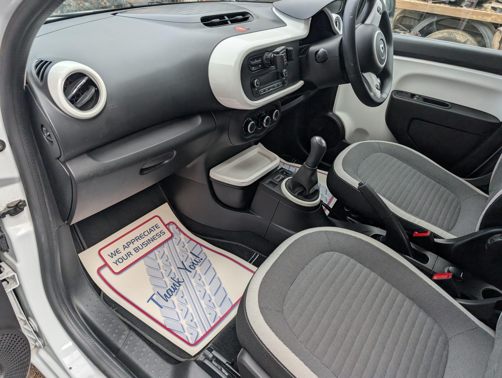 Renault Twingo 1.0 SCe Play Hatchback 5dr Petrol Manual Euro 6 (70 ps)