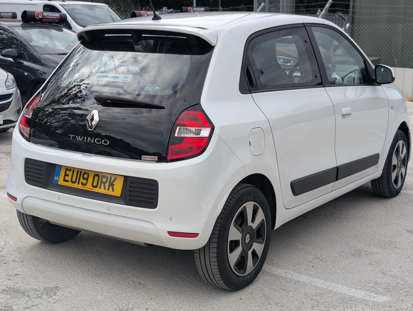 Renault Twingo 1.0 SCe Play Hatchback 5dr Petrol Manual Euro 6 (70 ps)