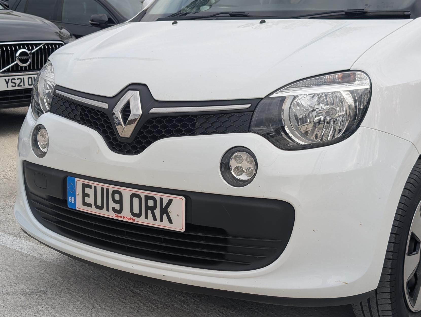 Renault Twingo 1.0 SCe Play Hatchback 5dr Petrol Manual Euro 6 (70 ps)