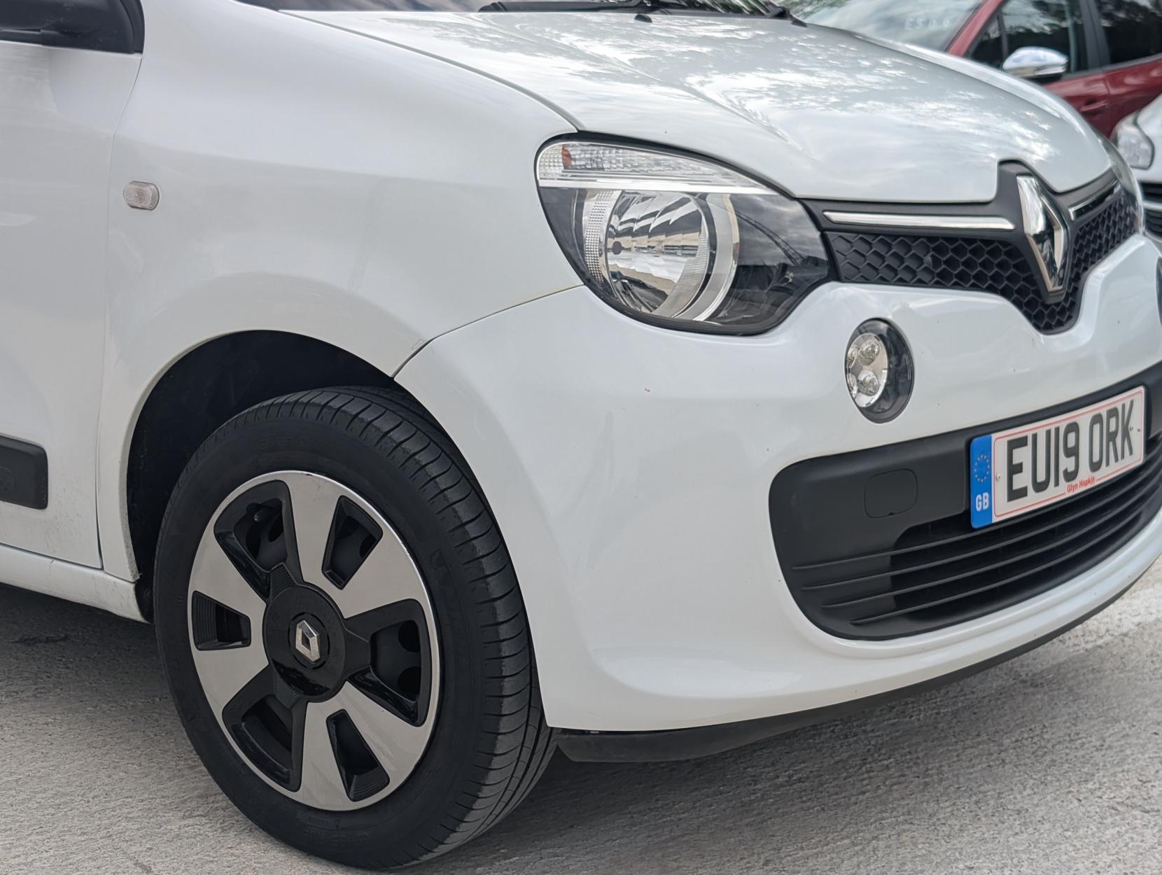 Renault Twingo 1.0 SCe Play Hatchback 5dr Petrol Manual Euro 6 (70 ps)