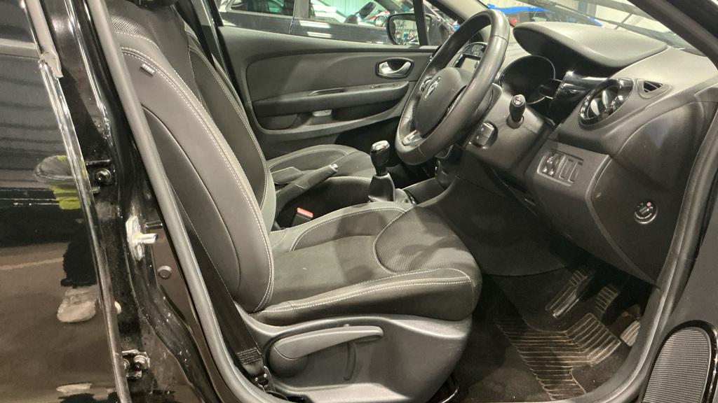 Renault Clio 1.2 16V Dynamique Nav Hatchback 5dr Petrol Manual Euro 6 (75 ps)