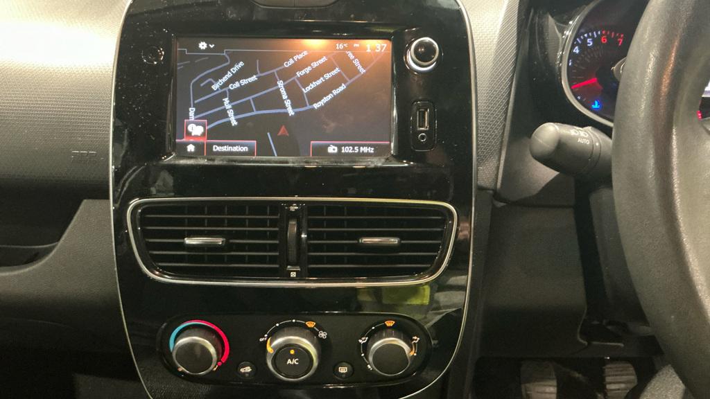 Renault Clio 1.2 16V Dynamique Nav Hatchback 5dr Petrol Manual Euro 6 (75 ps)