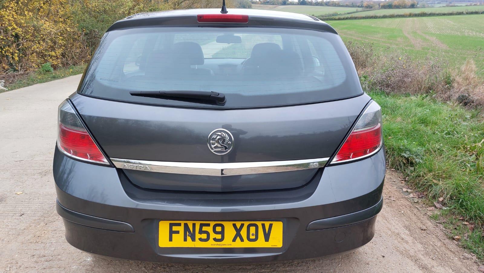 Vauxhall Astra 1.6i 16v Design Hatchback 5dr Petrol Manual (155 g/km, 113 bhp)