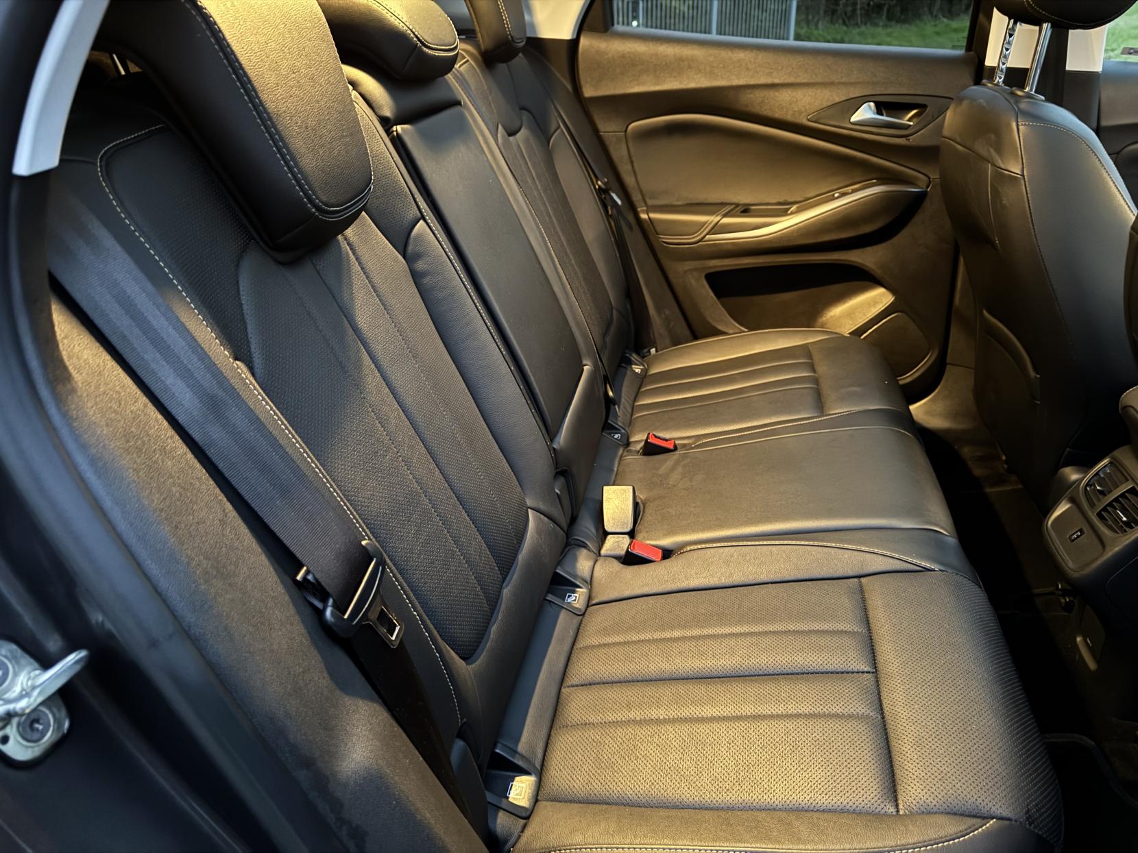 Vauxhall Grandland X 1.2 Turbo Elite Nav SUV 5dr Petrol Manual Euro 6 (s/s) (130 ps)