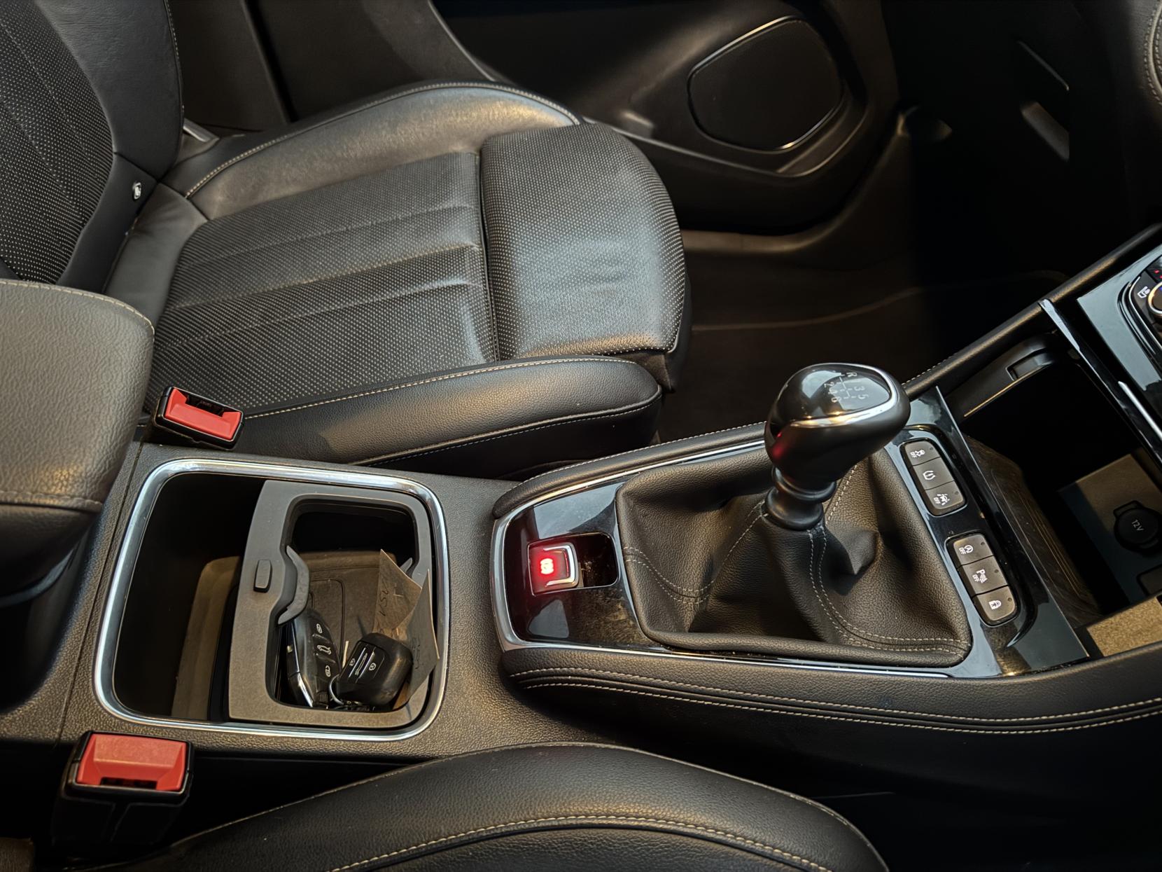 Vauxhall Grandland X 1.2 Turbo Elite Nav SUV 5dr Petrol Manual Euro 6 (s/s) (130 ps)