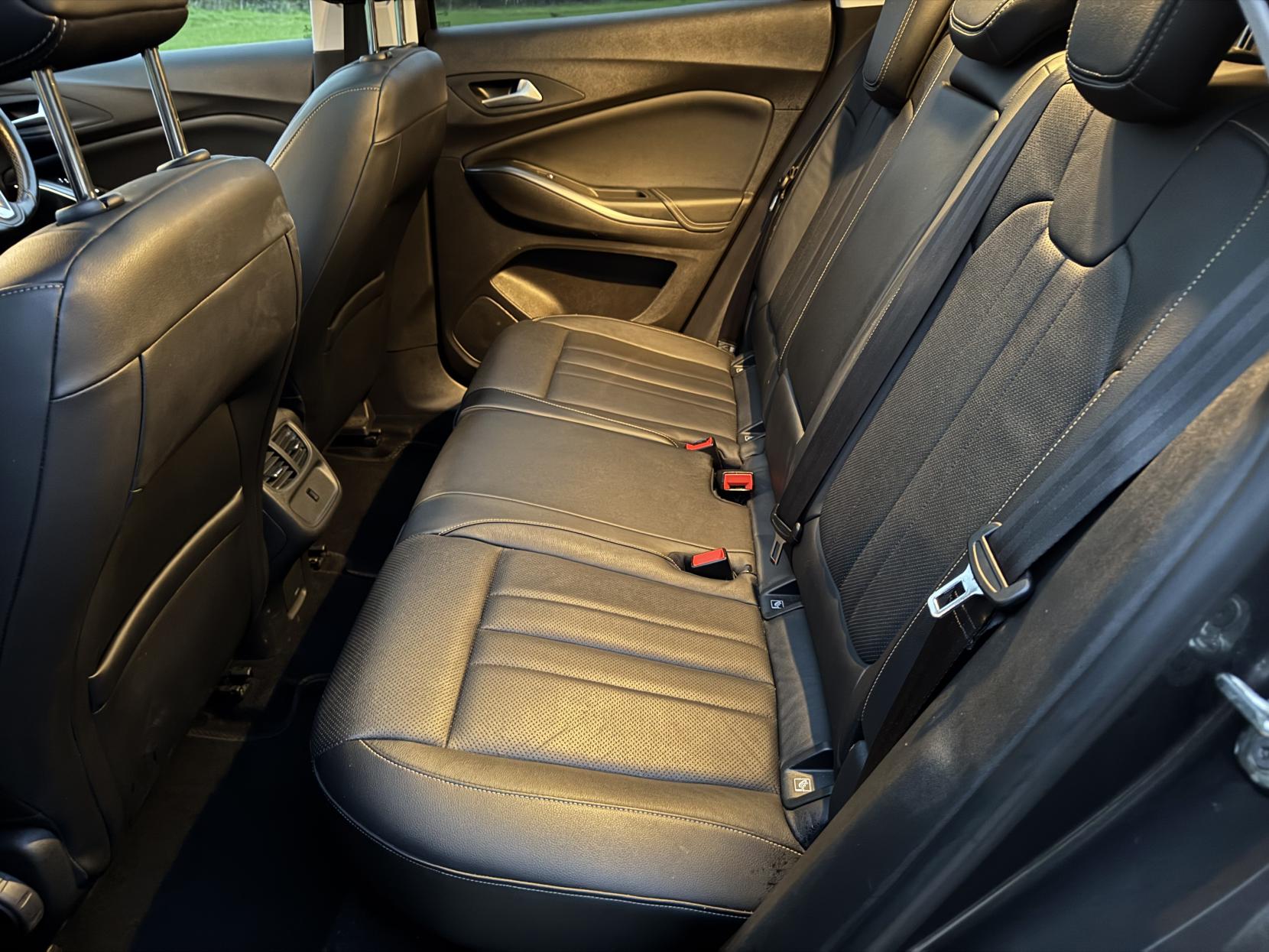 Vauxhall Grandland X 1.2 Turbo Elite Nav SUV 5dr Petrol Manual Euro 6 (s/s) (130 ps)