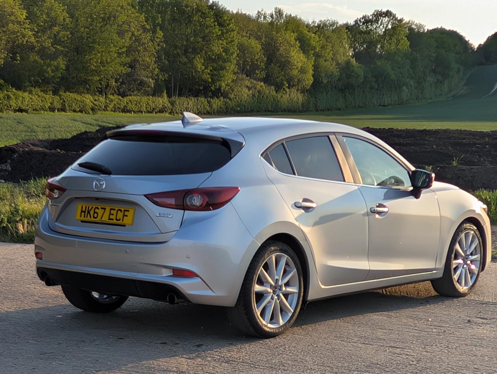 Mazda Mazda3 2.0 SKYACTIV-G Sport Nav Hatchback 5dr Petrol Auto Euro 6 (s/s) (121 ps)