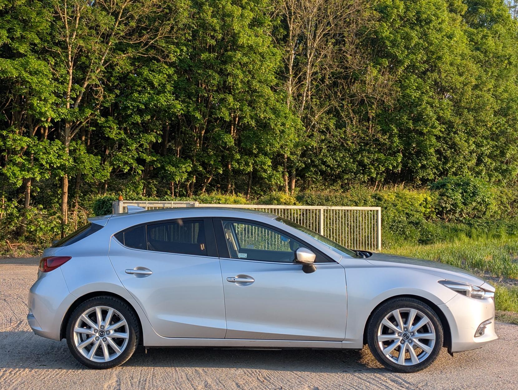 Mazda Mazda3 2.0 SKYACTIV-G Sport Nav Hatchback 5dr Petrol Auto Euro 6 (s/s) (121 ps)