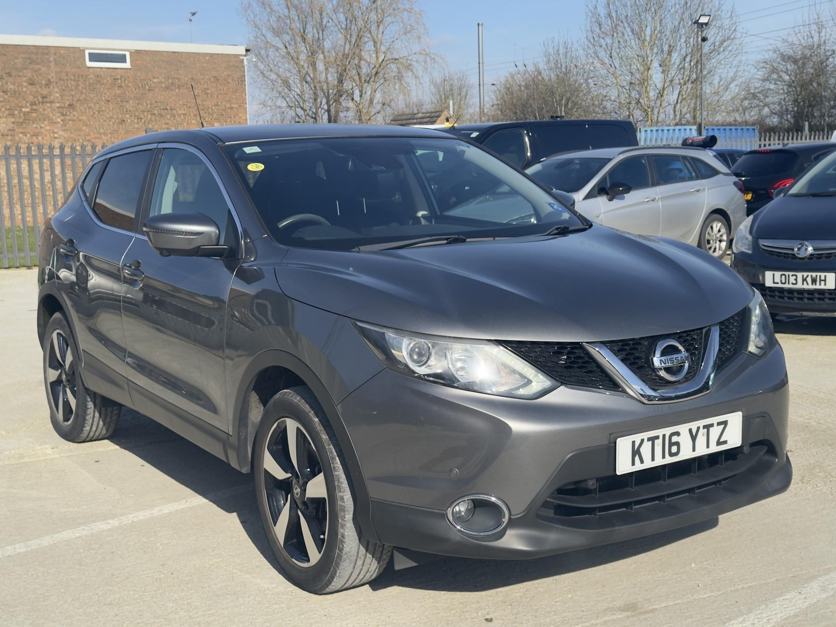 Nissan Qashqai 1.2 DIG-T N-Connecta SUV 5dr Petrol Manual 2WD Euro 6 (s/s) (115 ps)