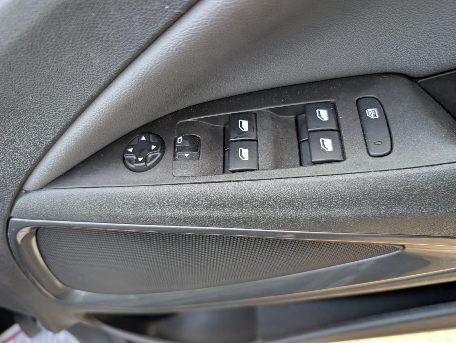 Vauxhall Crossland X 1.6 Turbo D Elite SUV 5dr Diesel Manual Euro 6 (s/s) (120 ps)