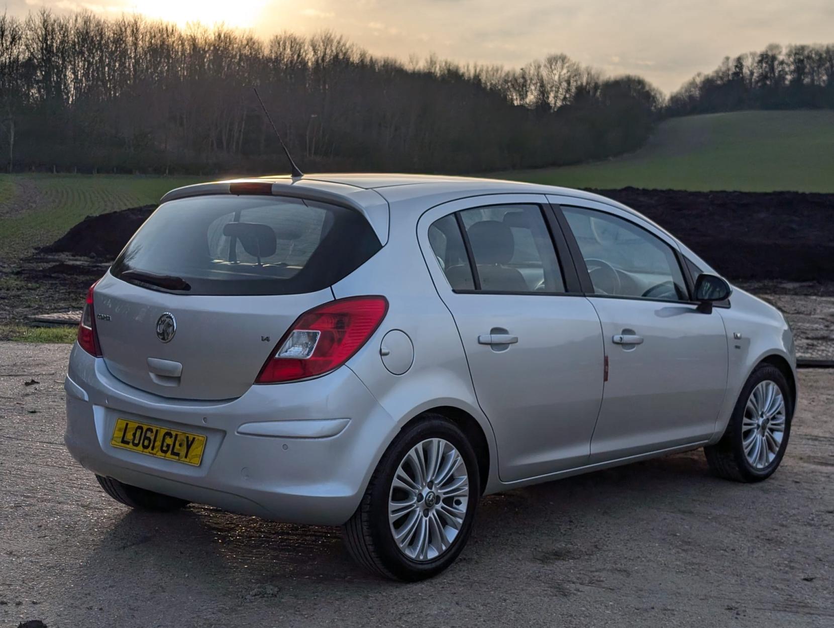 Vauxhall Corsa 1.4 16V SE Hatchback 5dr Petrol Manual Wide Ratio Euro 5 (100 ps)