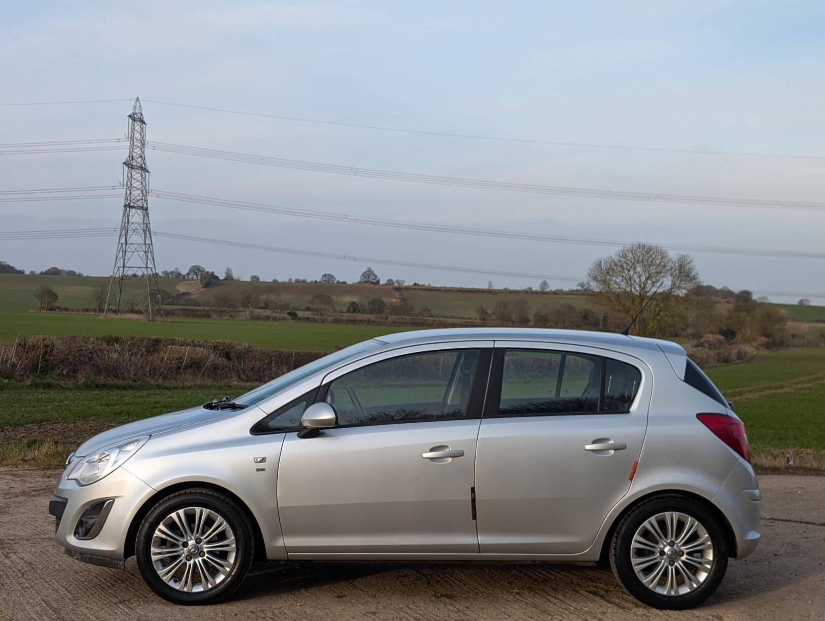 Vauxhall Corsa 1.4 16V SE Hatchback 5dr Petrol Manual Wide Ratio Euro 5 (100 ps)